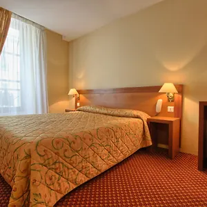 *** Hotel La Dependance Francja