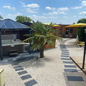 Hotel Logis Centrotel Et Bulles D'allier, Montmarault