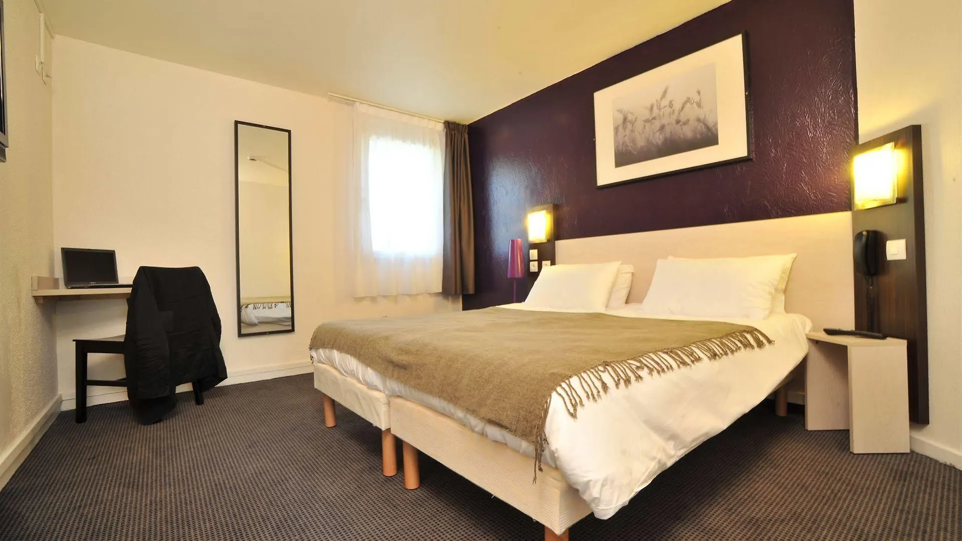 Brit Hotel Lyon Nord Dardilly 2*,  France